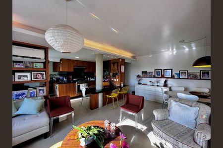 Apartamento à venda com 132m², 1 quarto e 1 vagaSala