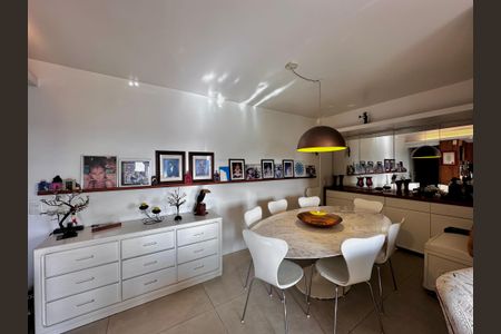 Apartamento à venda com 132m², 1 quarto e 1 vagaSala