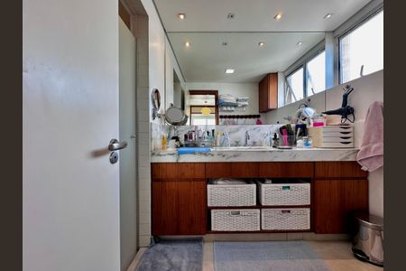 Apartamento à venda com 132m², 1 quarto e 1 vagaBanheiro Suíte