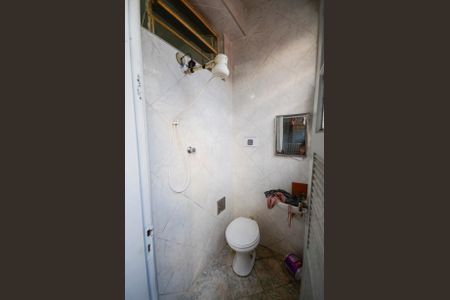 Casa à venda com 280m², 4 quartos e 8 vagasBanheiro de serviço 1