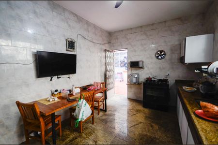 Casa à venda com 280m², 4 quartos e 8 vagasCozinha
