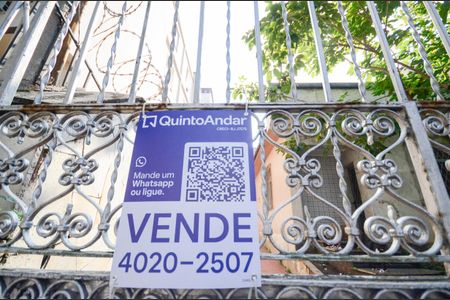 Casa à venda com 280m², 4 quartos e 8 vagasPlaca 