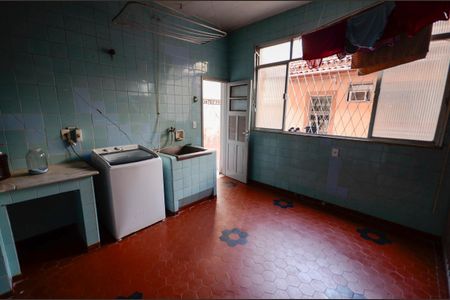 Casa à venda com 280m², 4 quartos e 8 vagasÁrea de Serviço