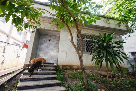 Casa à venda com 280m², 4 quartos e 8 vagasFachada