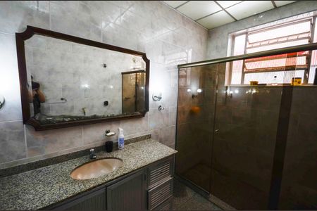 Casa à venda com 280m², 4 quartos e 8 vagasBanheiro Social