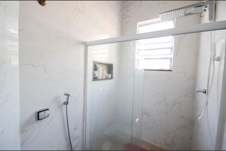 Casa à venda com 280m², 4 quartos e 8 vagasBanheiro de serviço 2