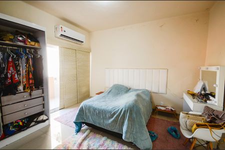 Casa à venda com 280m², 4 quartos e 8 vagasQuarto de serviço 2