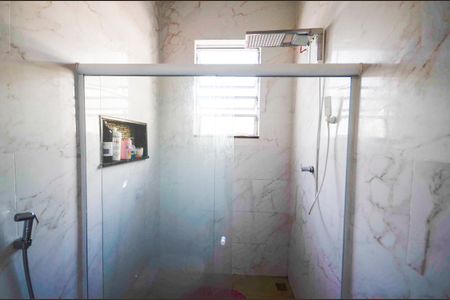 Casa à venda com 280m², 4 quartos e 8 vagasBanheiro de serviço 2