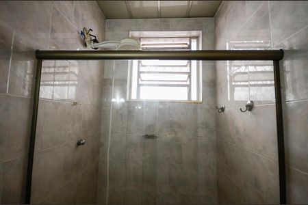 Casa à venda com 280m², 4 quartos e 8 vagasBanheiro da Suíte