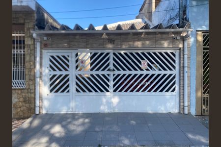 Casa à venda com 90m², 2 quartos e 2 vagas Casa à venda com 90m², 2 quartos e 2 vagasFachada