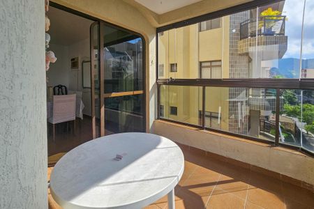 Apartamento para alugar com 130m², 3 quartos e 1 vaga Apartamento para alugar com 130m², 3 quartos e 1 vagaVaranda