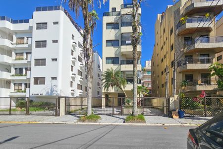 Apartamento para alugar com 130m², 3 quartos e 1 vaga Apartamento para alugar com 130m², 3 quartos e 1 vagaFachada