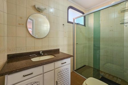 Apartamento para alugar com 130m², 3 quartos e 1 vaga Apartamento para alugar com 130m², 3 quartos e 1 vagaBanheiro da suíte 1