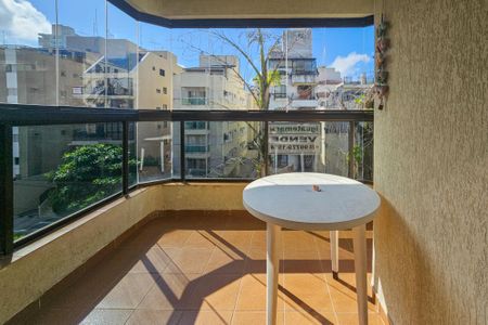 Apartamento para alugar com 130m², 3 quartos e 1 vaga Apartamento para alugar com 130m², 3 quartos e 1 vagaVaranda