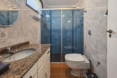 Apartamento para alugar com 130m², 3 quartos e 1 vaga Apartamento para alugar com 130m², 3 quartos e 1 vagaBanheiro da suíte 2