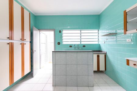 Casa à venda com 150m², 2 quartos e 2 vagas Casa à venda com 150m², 2 quartos e 2 vagasCozinha