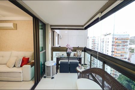 Apartamento à venda com 68m², 2 quartos e 1 vaga Apartamento à venda com 68m², 2 quartos e 1 vagaVaranda da Sala