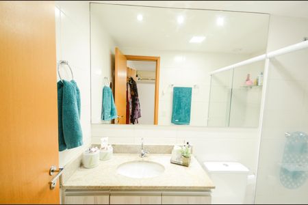 Apartamento à venda com 68m², 2 quartos e 1 vaga Apartamento à venda com 68m², 2 quartos e 1 vagaBanheiro da Suíte 2