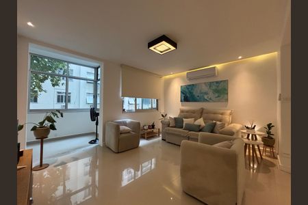 Apartamento à venda com 120m², 2 quartos e 1 vagaSala