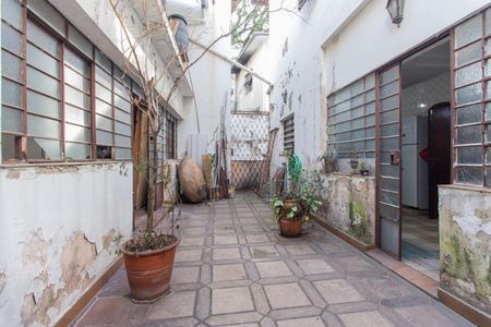 Casa à venda com 245m², 3 quartos e 4 vagasQuintal