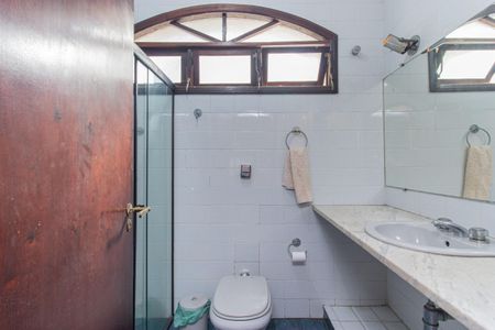 Casa à venda com 245m², 3 quartos e 4 vagasBanheiro da Suíte 1