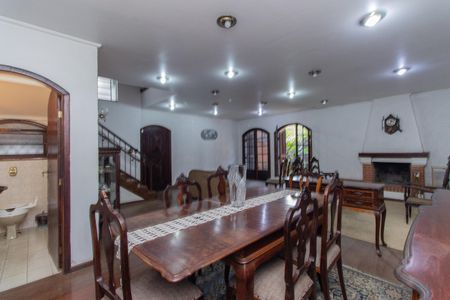 Casa à venda com 245m², 3 quartos e 4 vagasSala
