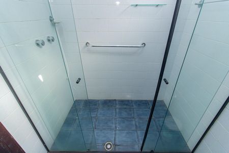 Casa à venda com 245m², 3 quartos e 4 vagasBanheiro da Suíte 1