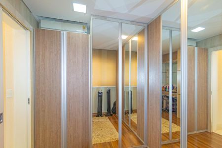 Apartamento à venda com 107m², 2 quartos e 1 vagaCloset da suíte 2