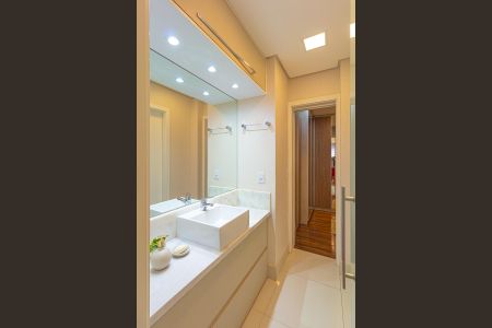 Apartamento à venda com 107m², 2 quartos e 1 vagaBanheiro da Suíte 2