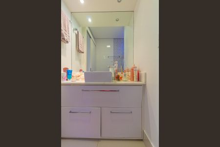 Apartamento à venda com 107m², 2 quartos e 1 vagaBanheiro da Suíte 1