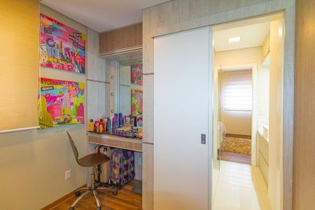 Apartamento à venda com 107m², 2 quartos e 1 vagaCloset da suíte 2