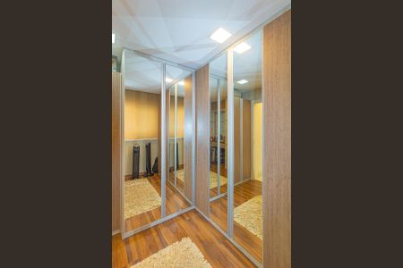 Apartamento à venda com 107m², 2 quartos e 1 vagaCloset da suíte 2