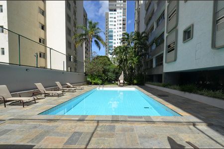 Apartamento para alugar com 360m², 4 quartos e 4 vagasÁrea comum - Piscina