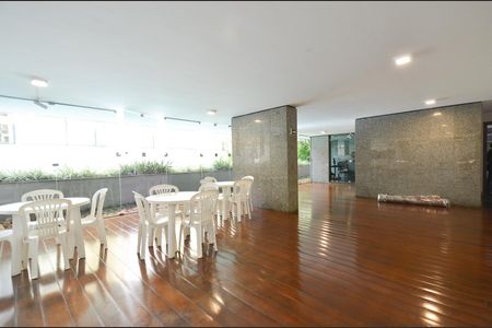 Apartamento para alugar com 360m², 4 quartos e 4 vagasÁrea comum - Salão de festas