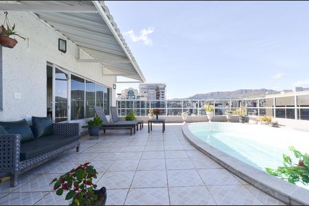 Apartamento para alugar com 360m², 4 quartos e 4 vagasArea Privativa/ Piscina