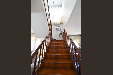 Apartamento para alugar com 360m², 4 quartos e 4 vagasEscada