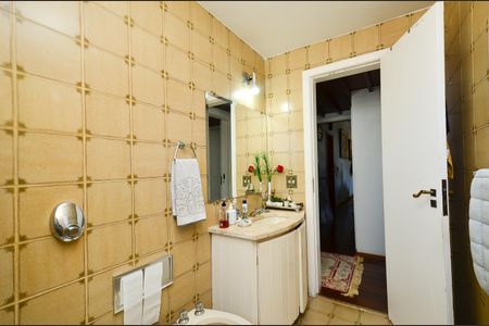 Apartamento para alugar com 360m², 4 quartos e 4 vagasBanheiro Suite