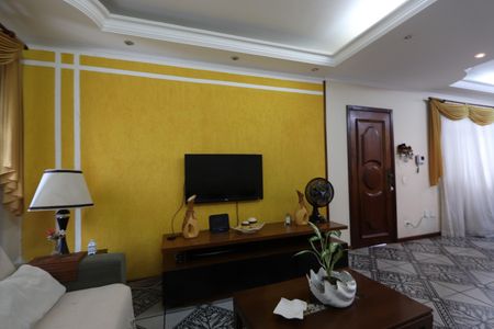 Casa à venda com 300m², 3 quartos e 2 vagasSala