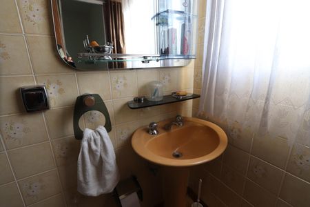 Casa à venda com 300m², 3 quartos e 2 vagasBanheiro da Suíte 2