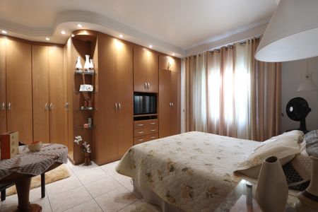 Casa à venda com 300m², 3 quartos e 2 vagasSuíte 1