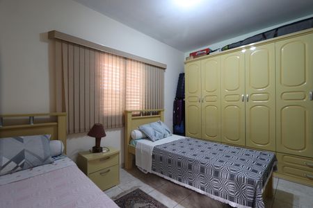 Casa à venda com 300m², 3 quartos e 2 vagasSuíte 2