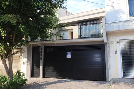 Casa à venda com 300m², 3 quartos e 2 vagasFachada