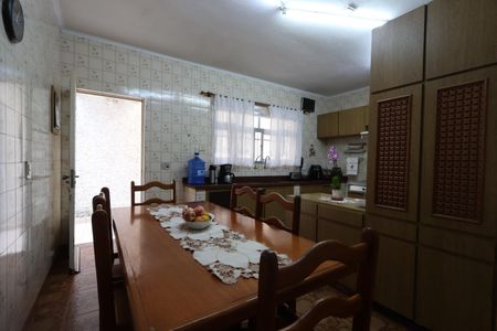 Casa à venda com 300m², 3 quartos e 2 vagasCopa