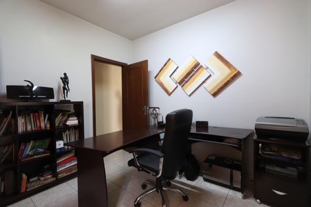 Casa à venda com 300m², 3 quartos e 2 vagasSuíte 3