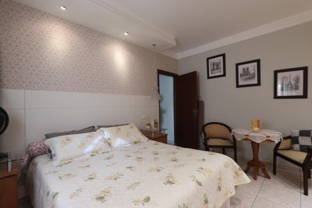 Casa à venda com 300m², 3 quartos e 2 vagasSuíte 1