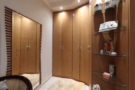 Casa à venda com 300m², 3 quartos e 2 vagasSuíte 1