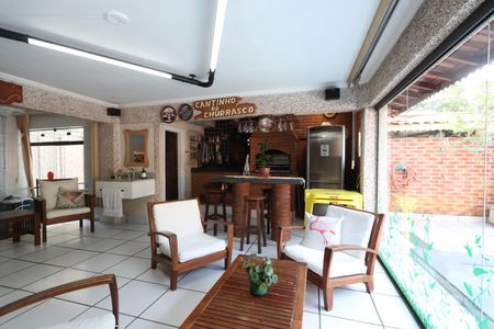 Casa à venda com 300m², 3 quartos e 2 vagasEspaço Gourmet