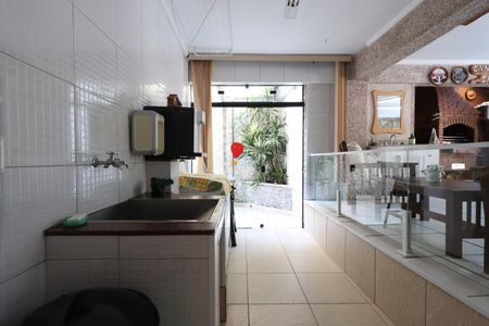 Casa à venda com 300m², 3 quartos e 2 vagasLavanderia