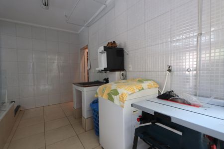 Casa à venda com 300m², 3 quartos e 2 vagasLavanderia