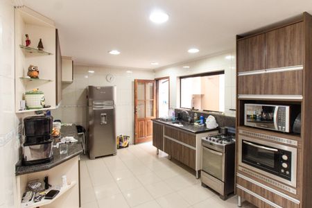 Casa à venda com 375m², 4 quartos e 6 vagasCozinha